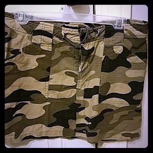 Camo mini skirt